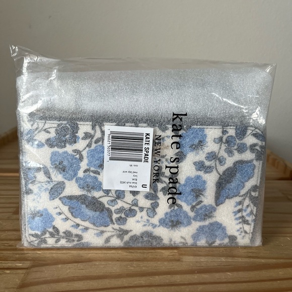 Kate Spade medium L-zip wristlet🎈🎈 - Picture 10 of 10